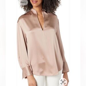 VINCE
L/S SLIT NECK TOP - LOTUS SHELL. 100% SILK. SIZE XS. EUC